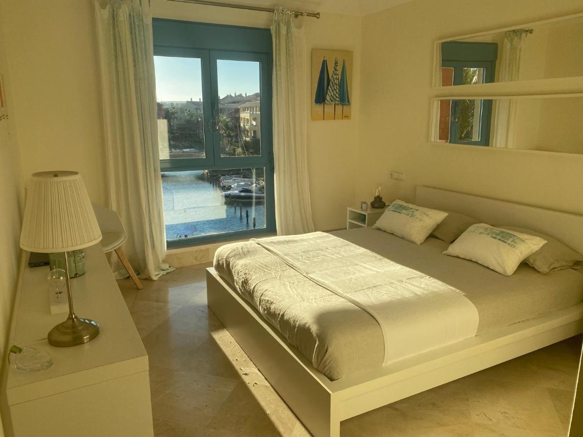 Apartamento Con Terraza Sobre La Marina De Sotogrande San Roque  Luaran gambar