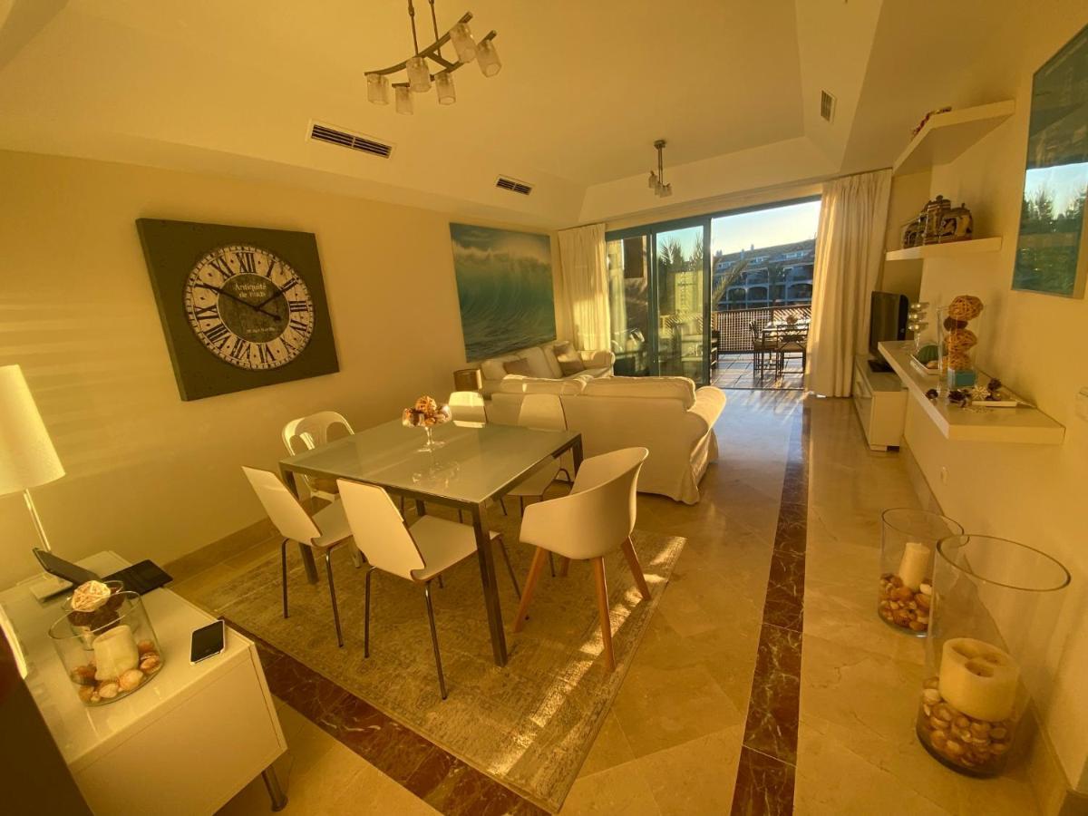 Apartamento Con Terraza Sobre La Marina De Sotogrande San Roque  Luaran gambar
